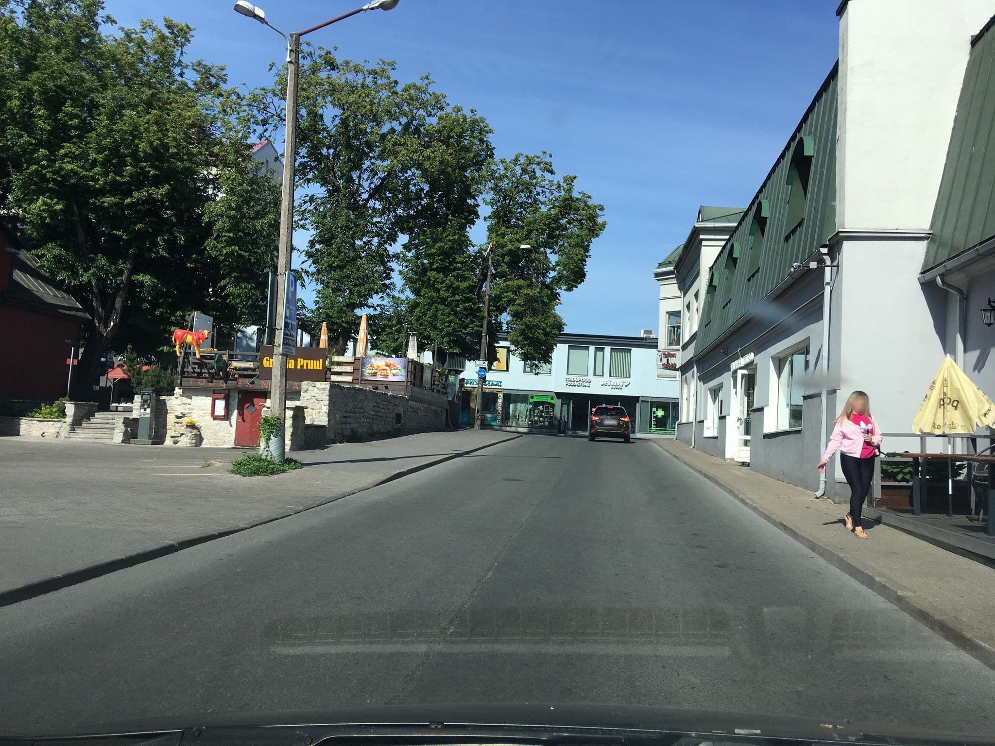 Street view near Red Emperor Bar and Hostel, Tallinn — © jorrarro (CC BY-SA · Mapillary)