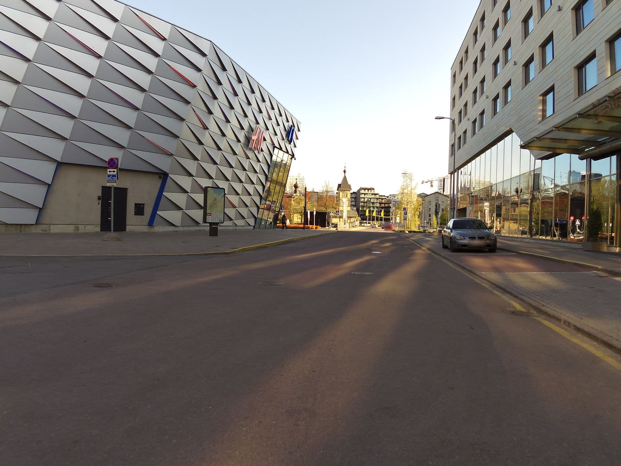 Street view near Hotell Euroopa, Tallinn — © till (CC BY-SA · Mapillary)