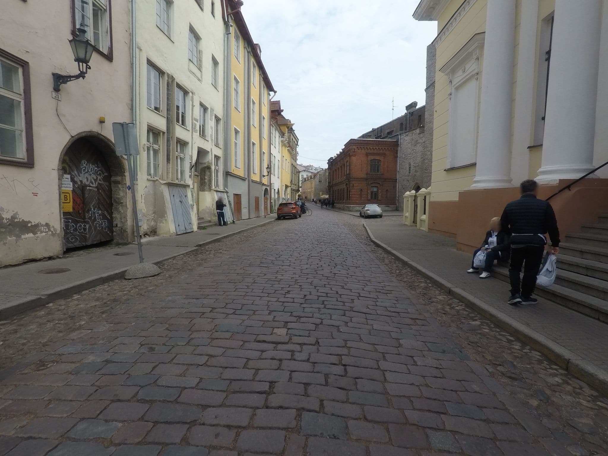 Street view near OldHousen Pelottavaporraskäytävä, Tallinn — © kobykarin (CC BY-SA · Mapillary)
