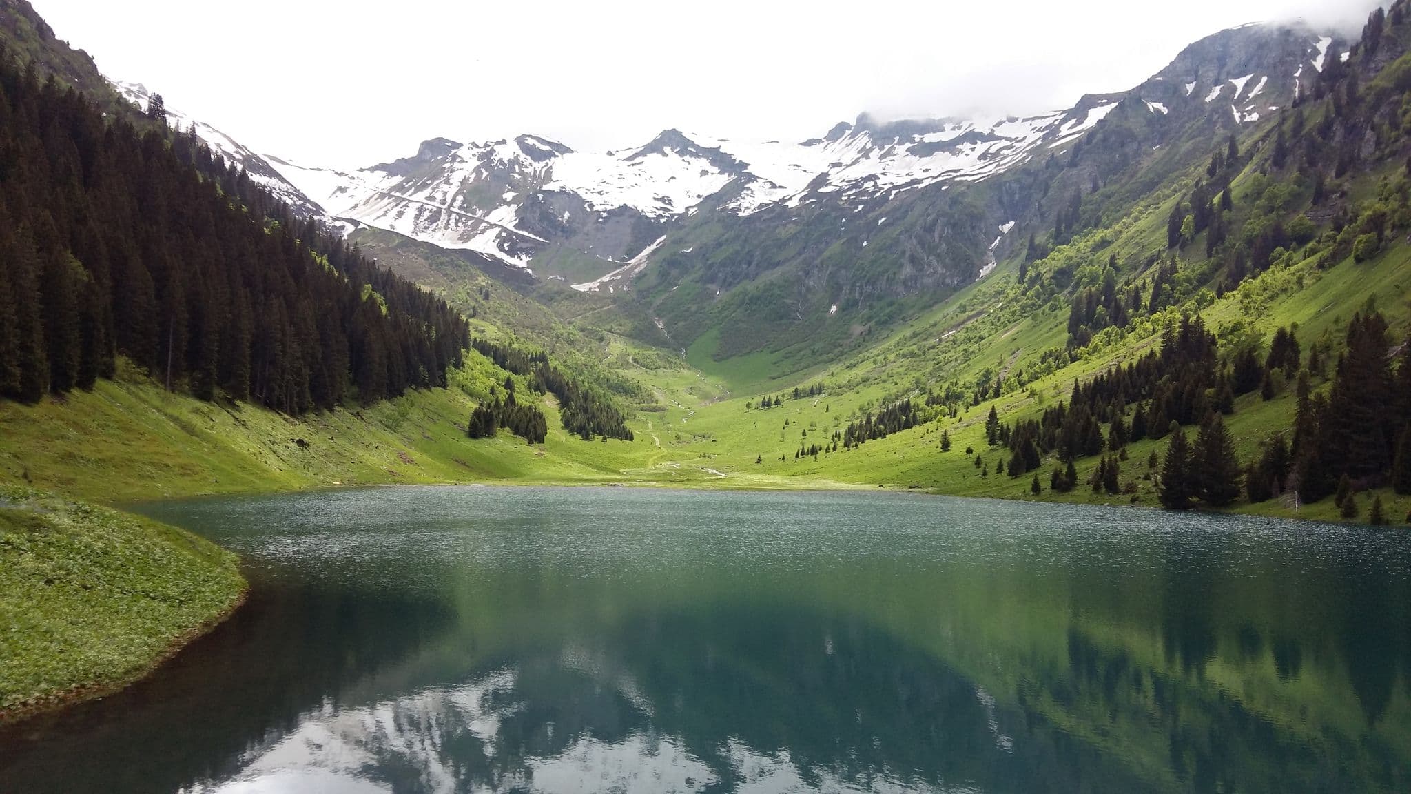 Street view near Refuge du Lac de Gers, Samoëns — © overflorian (CC BY-SA · Mapillary)