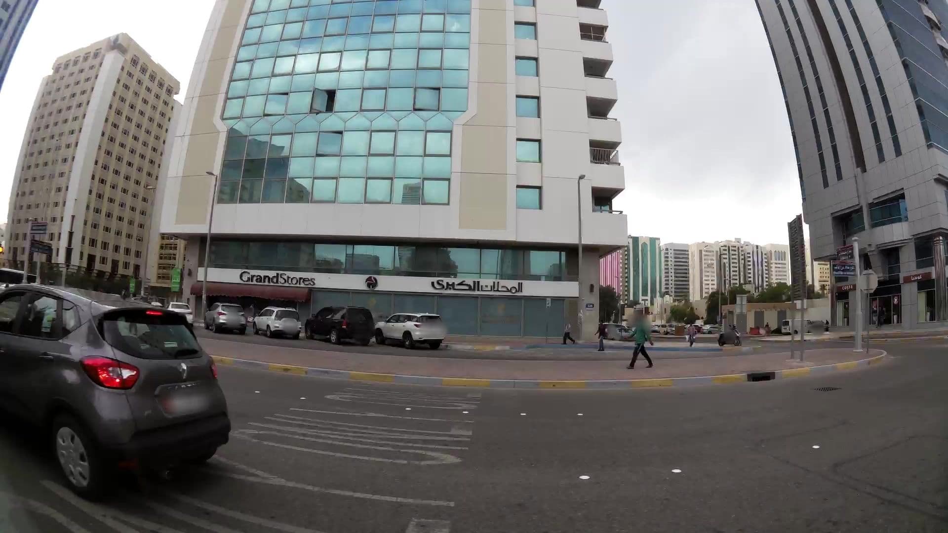 Street view near platinum Residence, Abu Dhabi — © kaartcam (CC BY-SA · Mapillary)