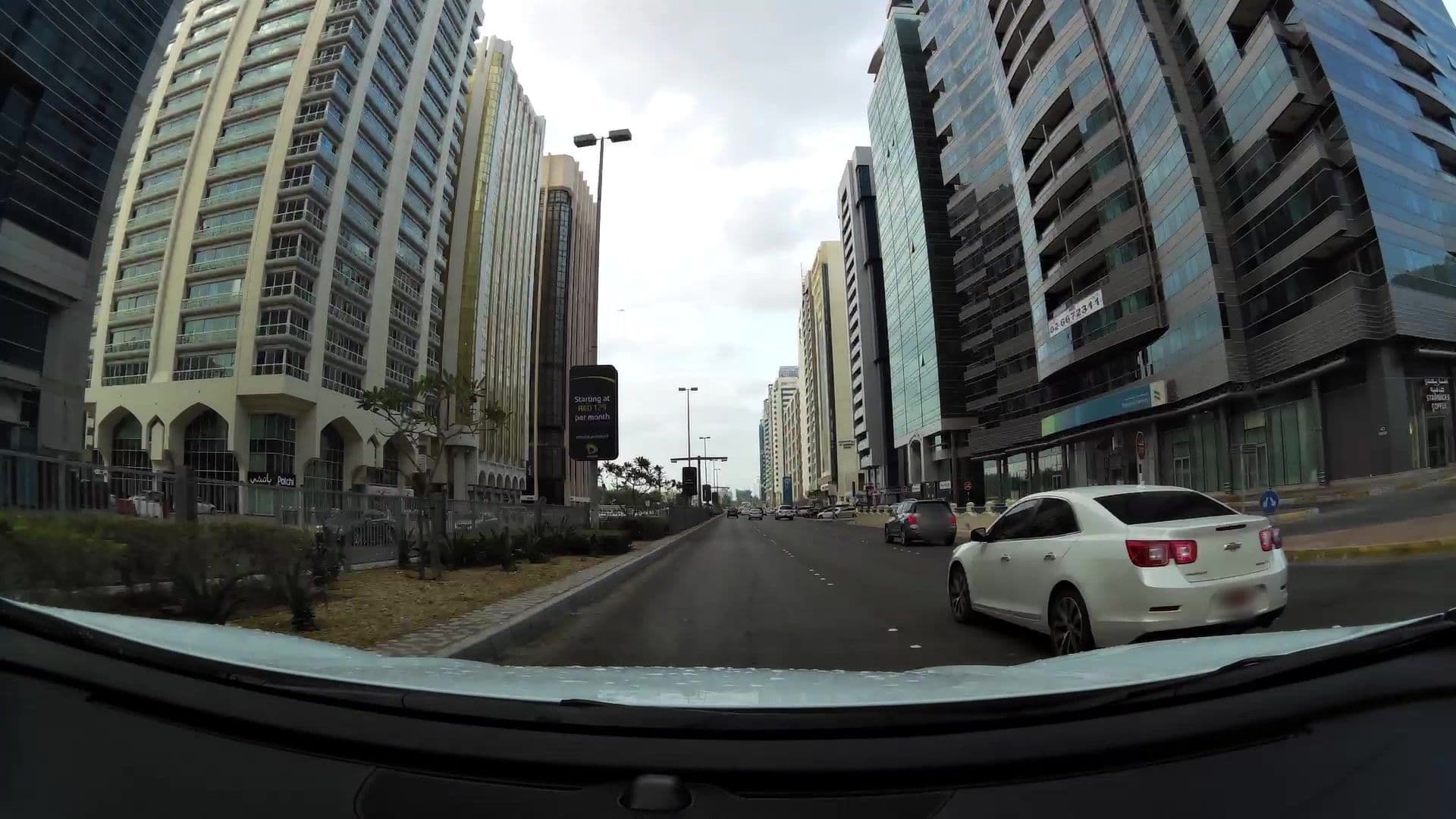 Street view near double tree hotel, Abu Dhabi — © kaartcam (CC BY-SA · Mapillary)
