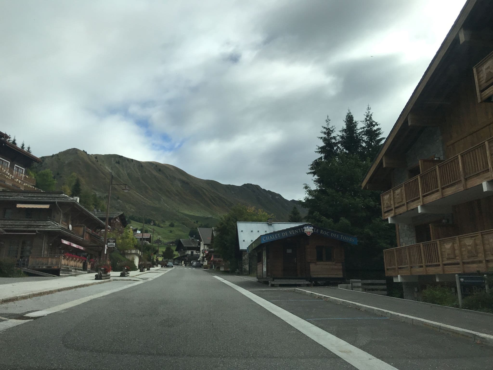 Street view near Le Roc des Tours, Le Grand-Bornand — © pgiraud (CC BY-SA · Mapillary)