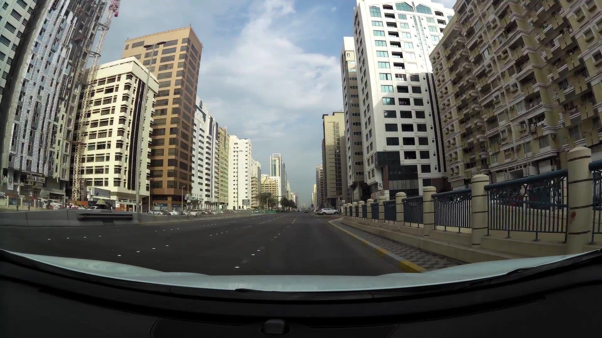 Street view near Crowne Plaza Abu Dhabi Yas Island, Abu Dhabi — © kaartcam (CC BY-SA · Mapillary)
