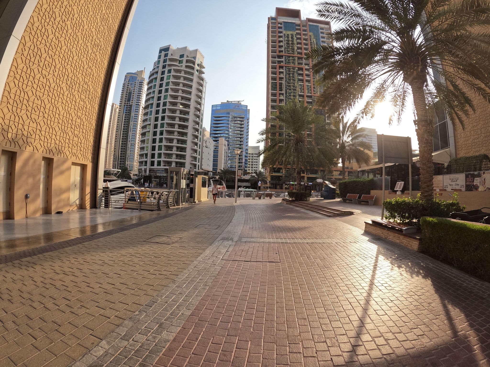 Street view near The Pool at The Address Dubai Marina, Dubai Marina — © countzero5 (CC BY-SA · Mapillary)