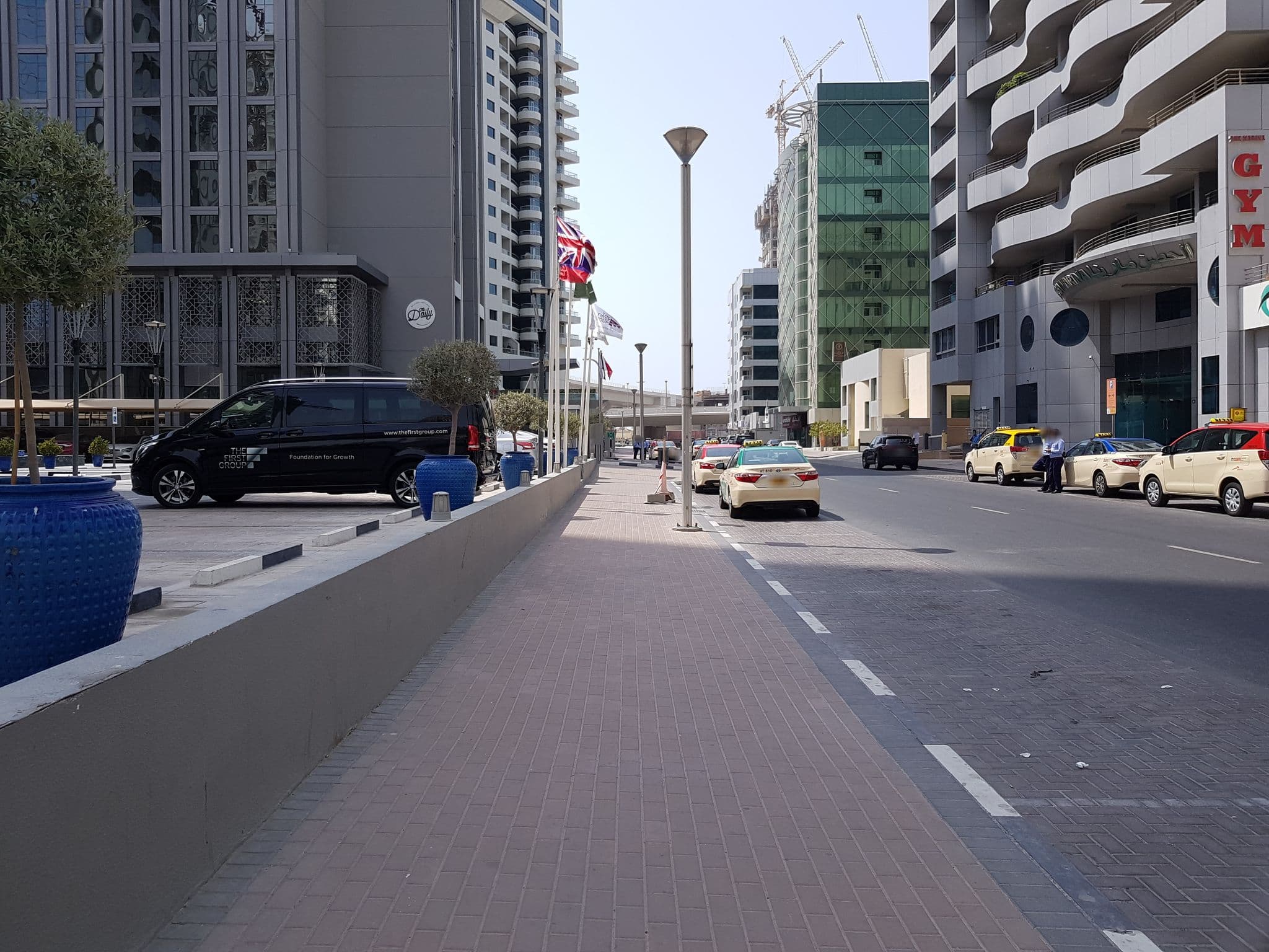 Street view near Wyndham Dubai Marina, Dubai Marina — © eneerhut (CC BY-SA · Mapillary)