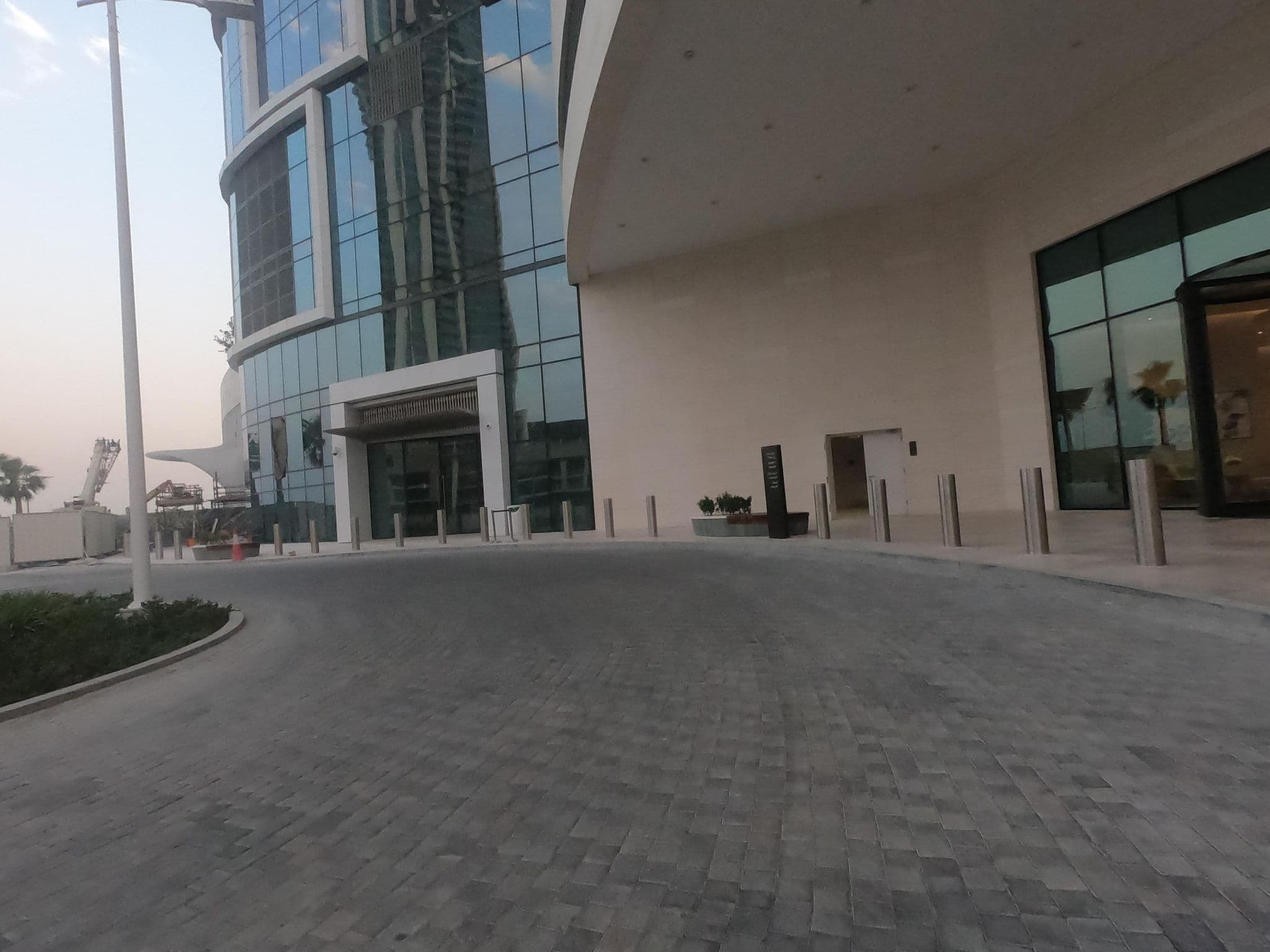 Street view near Zeta 77, Dubai Marina — © countzero5 (CC BY-SA · Mapillary)