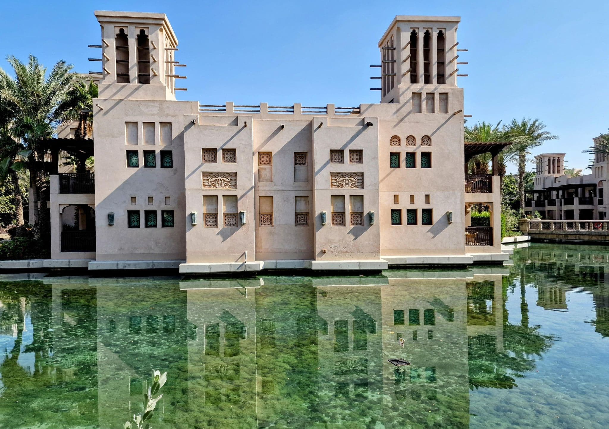 Street view near Dear Al Masyaf Villa 8, Al Sufouh — © km2bp (CC BY-SA · Mapillary)