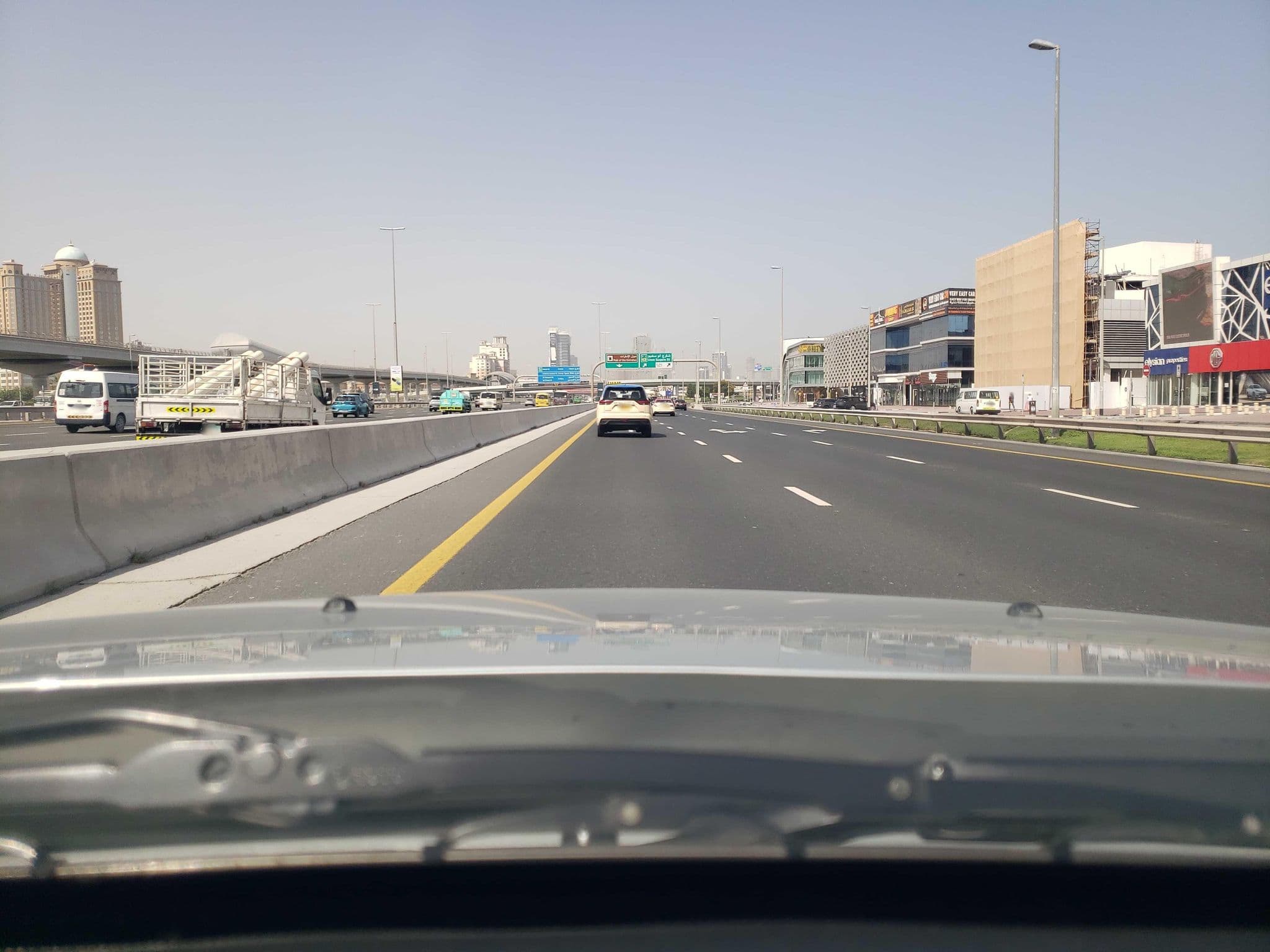 Street view near Shangri-La Hotel, Umm Al Sheif — © mapfool (CC BY-SA · Mapillary)