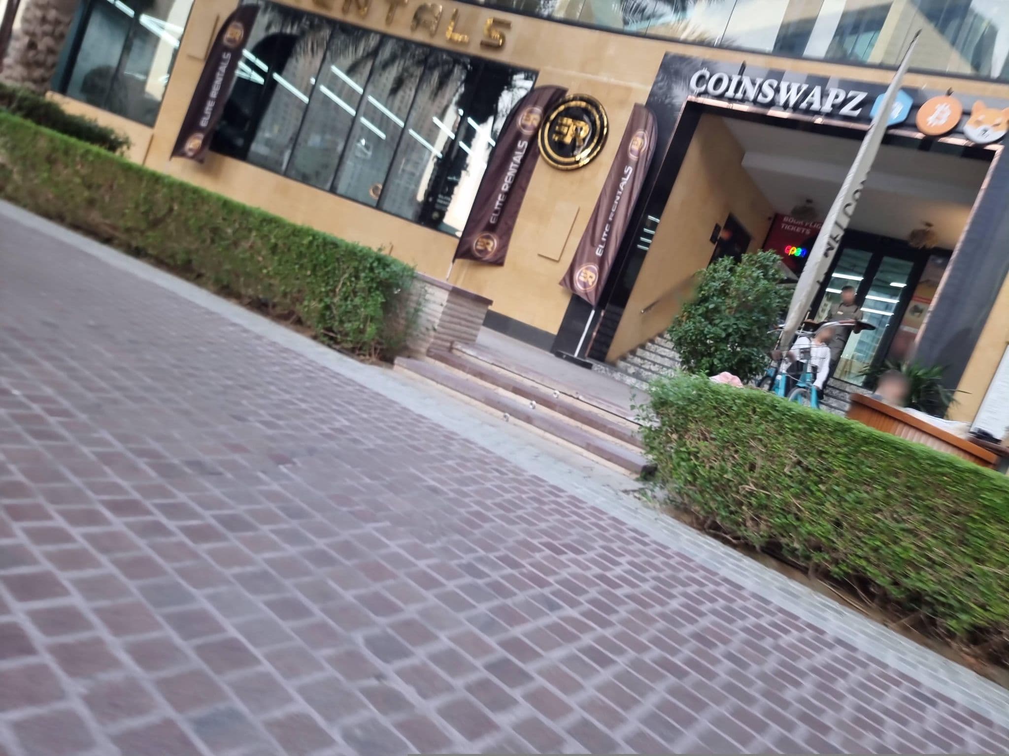 Street view near JW Mariott Hotel Marina, Dubai Marina — © mapfool (CC BY-SA · Mapillary)
