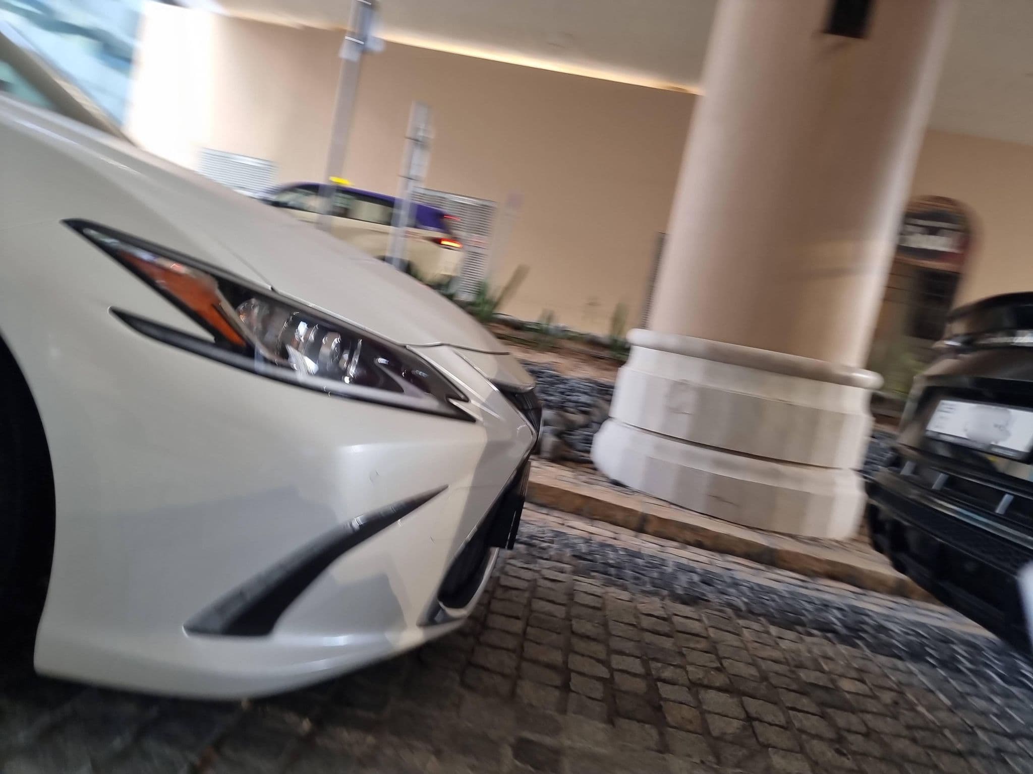 Street view near Movenpick Jumeira Swimming Pool, Dubai Marina — © mapfool (CC BY-SA · Mapillary)