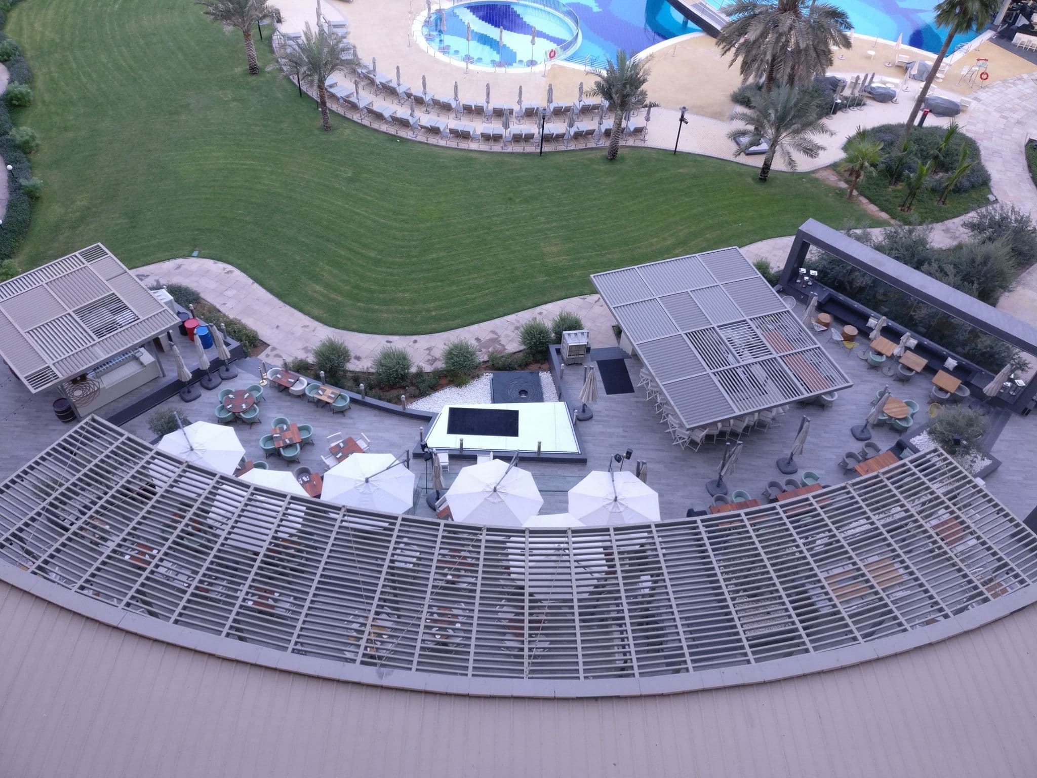 Street view near La Meridien Club, Dubai Marina — © seb1204 (CC BY-SA · Mapillary)
