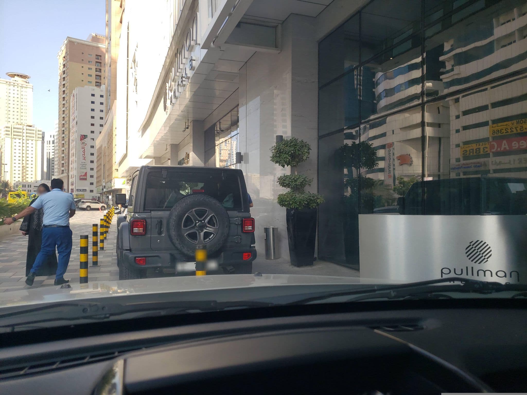 Street view near فندق بولمان الشارقة, Al Majaz — © mapfool (CC BY-SA · Mapillary)
