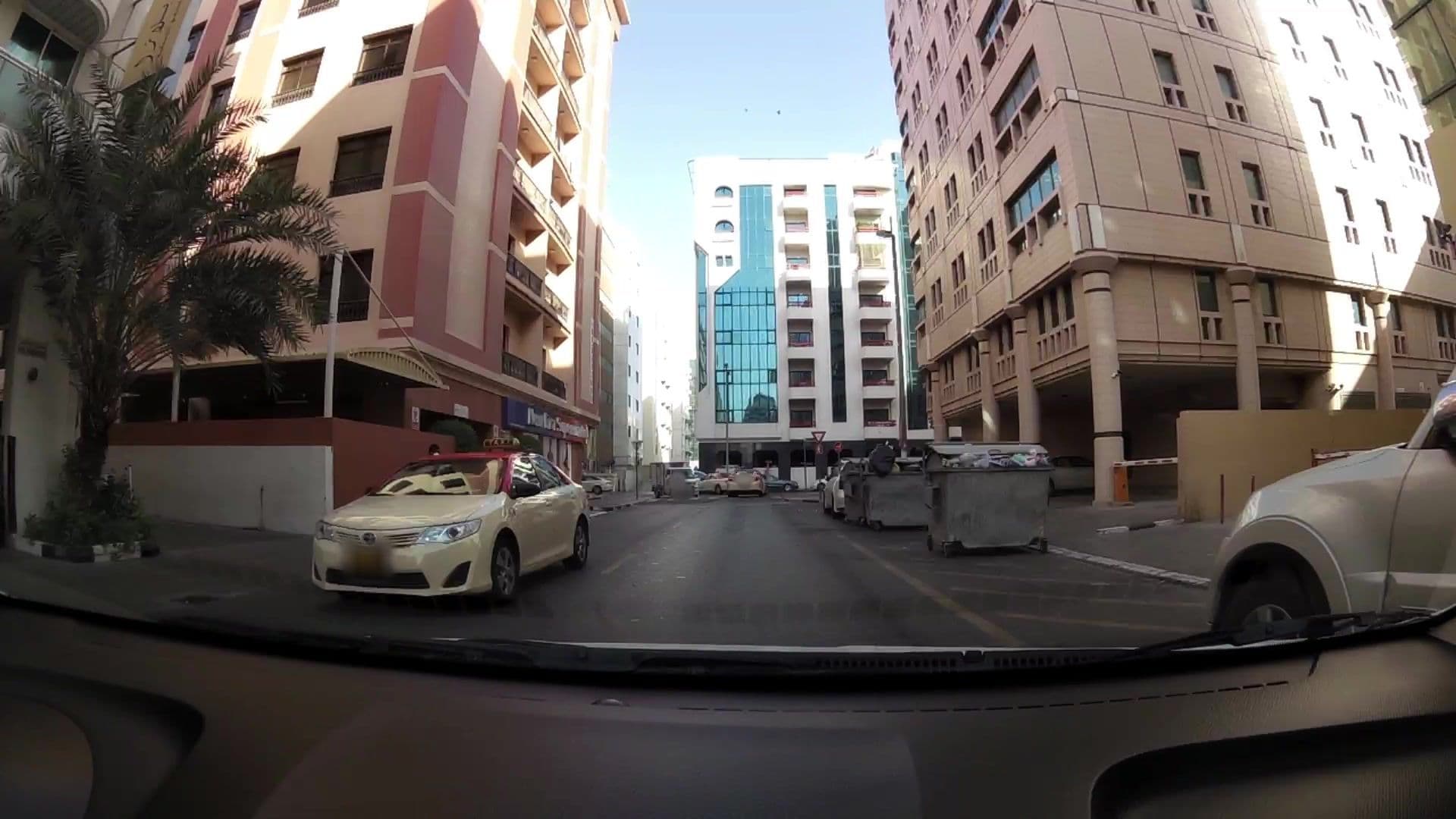 Street view near Royal Plaza Hotel Apartments Dubai, Būr Sa‘īd — © kaartcam (CC BY-SA · Mapillary)