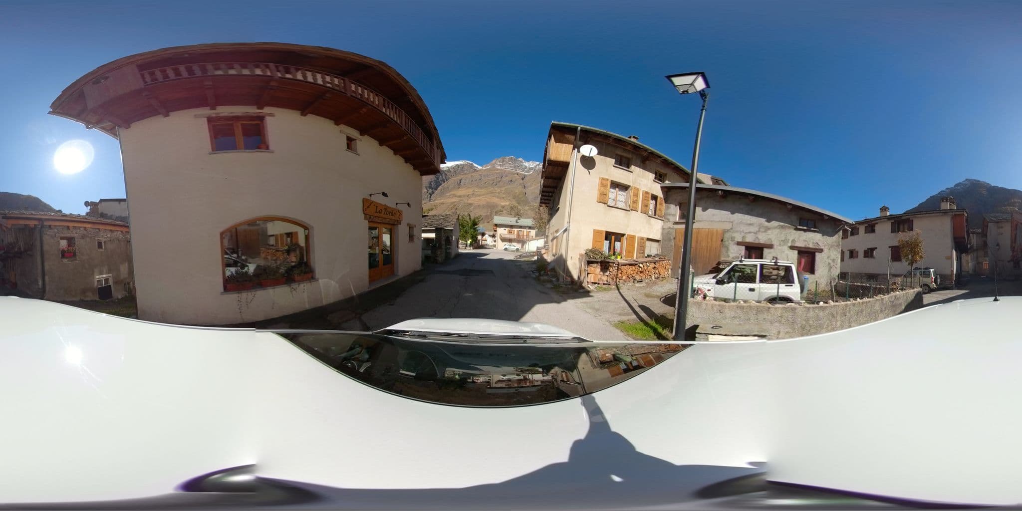 Street view near Le Bois de cerf, Val-d'Isère