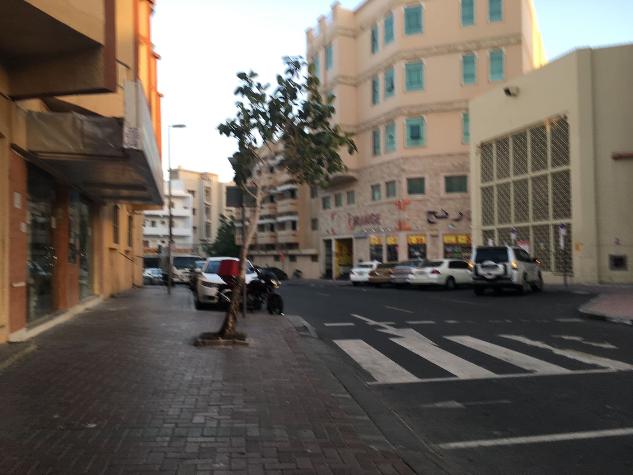 Street view near Al Waleed Holiday Home, Bur Dubai — © janine (CC BY-SA · Mapillary)