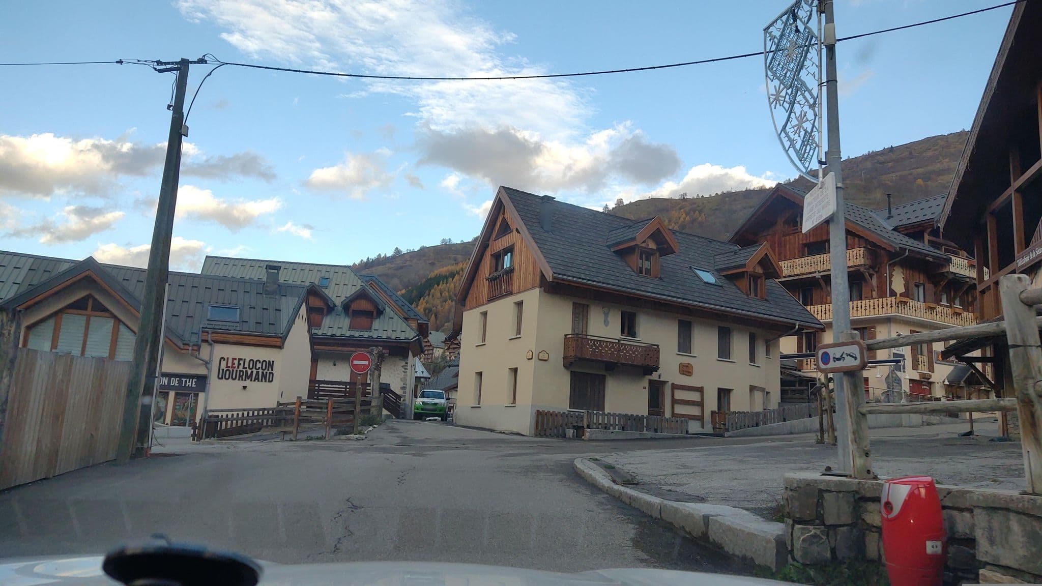 Street view near Tigny House, Valloire