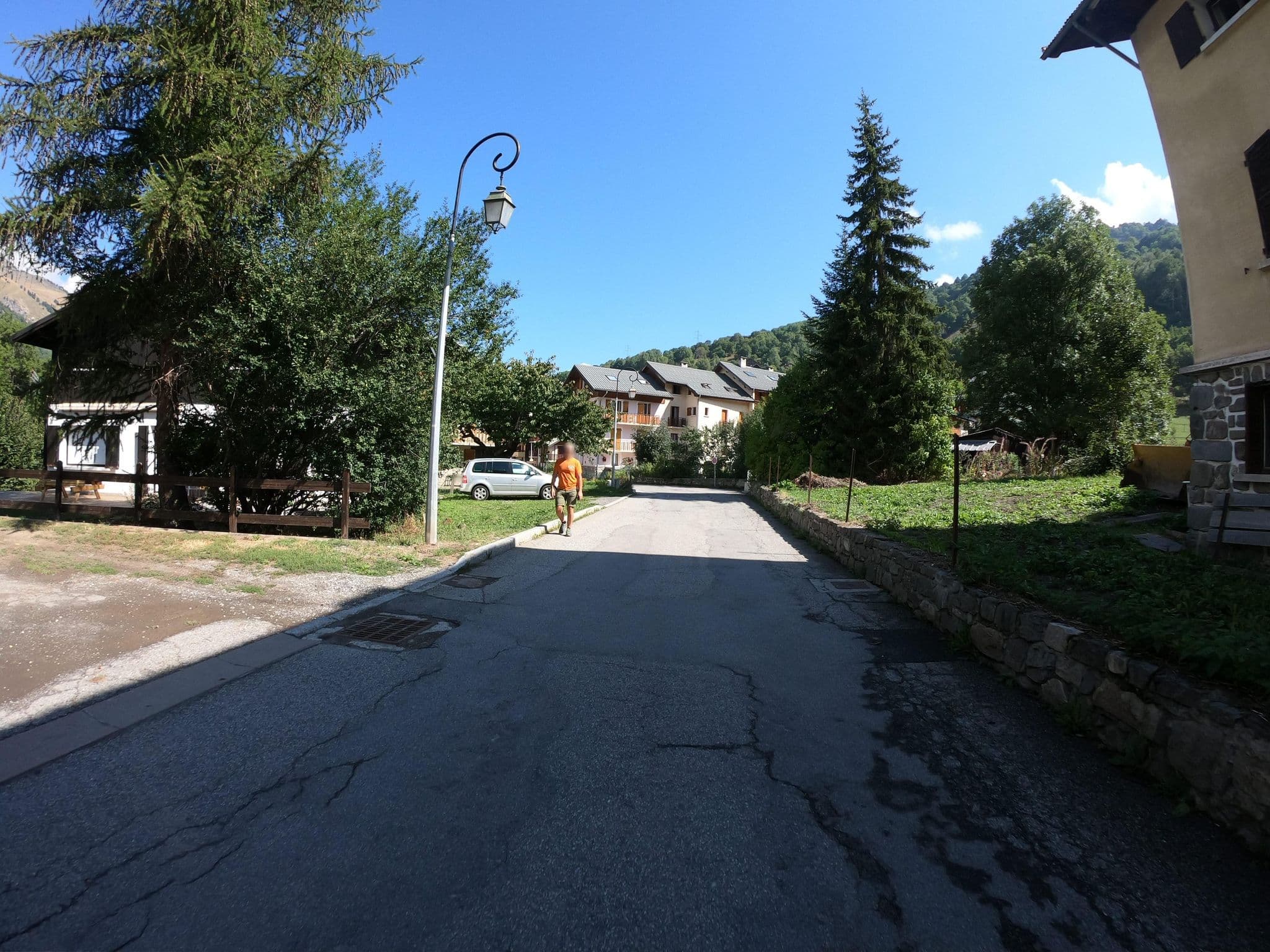 Street view near Le Goléon, Valloire