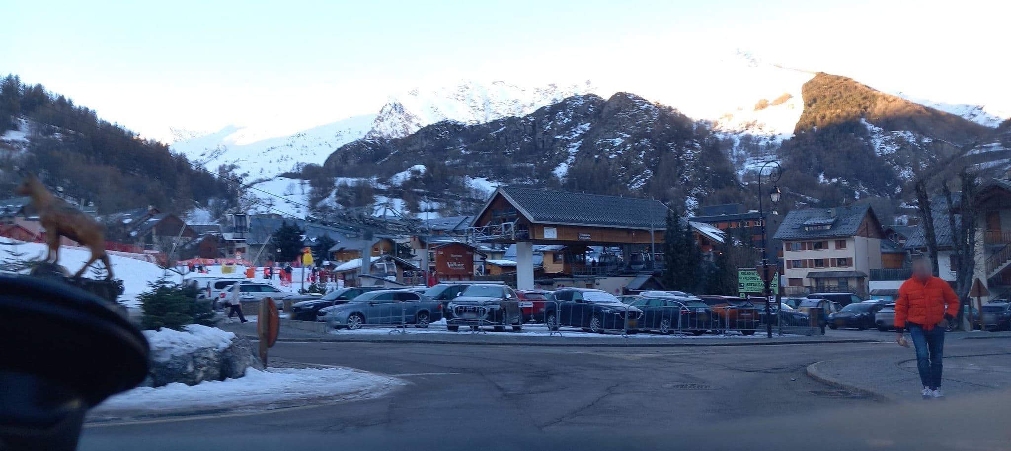 Street view near Grand Hôtel de Valloire et du Galibier, Valloire — © MatthieuF4FNE (CC BY-SA · Mapillary)