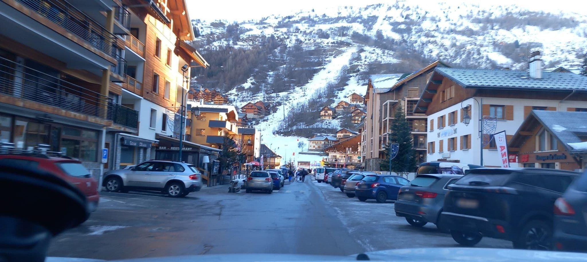 Street view near L'Igloo, Valloire — © MatthieuF4FNE (CC BY-SA · Mapillary)