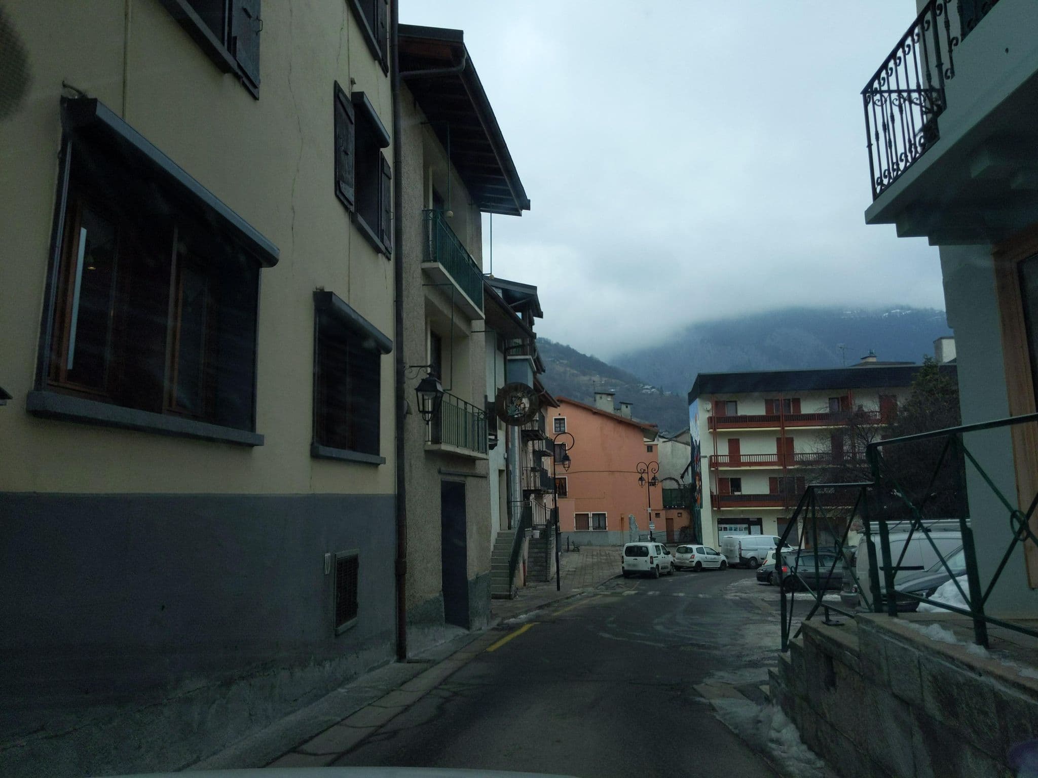 Street view near Angival, Bourg-Saint-Maurice — © alexmodesto73 (CC BY-SA · Mapillary)