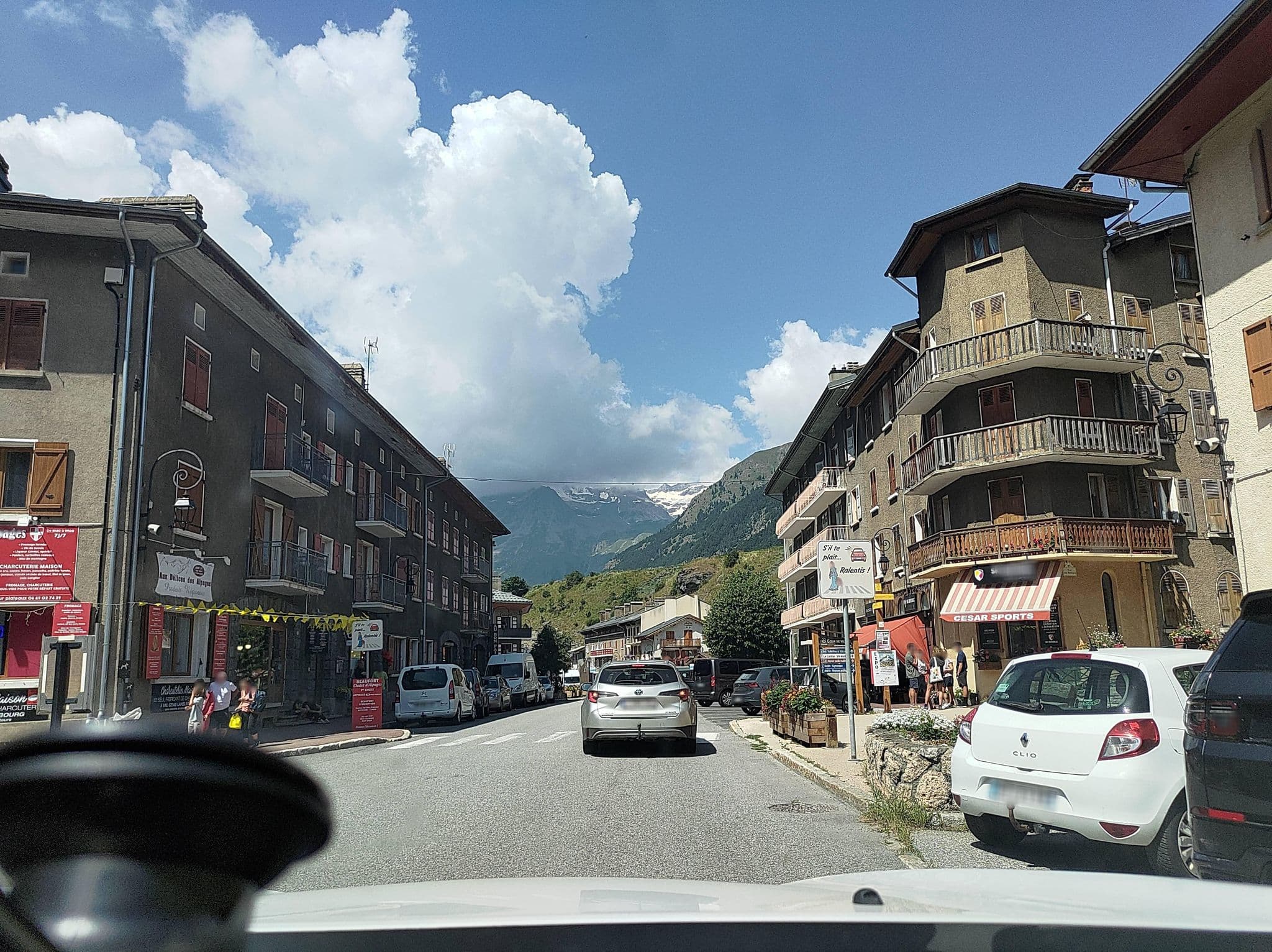 Street view near Les Marmottes, Modane — © MatthieuF4FNE (CC BY-SA · Mapillary)