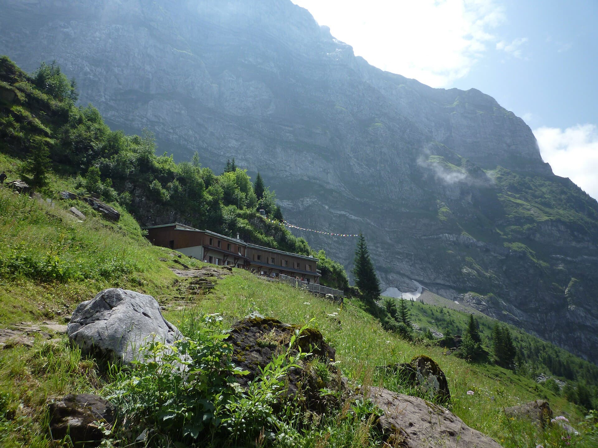 Refuge de Folly (via Wikimedia Commons, CC BY-SA 3.0)