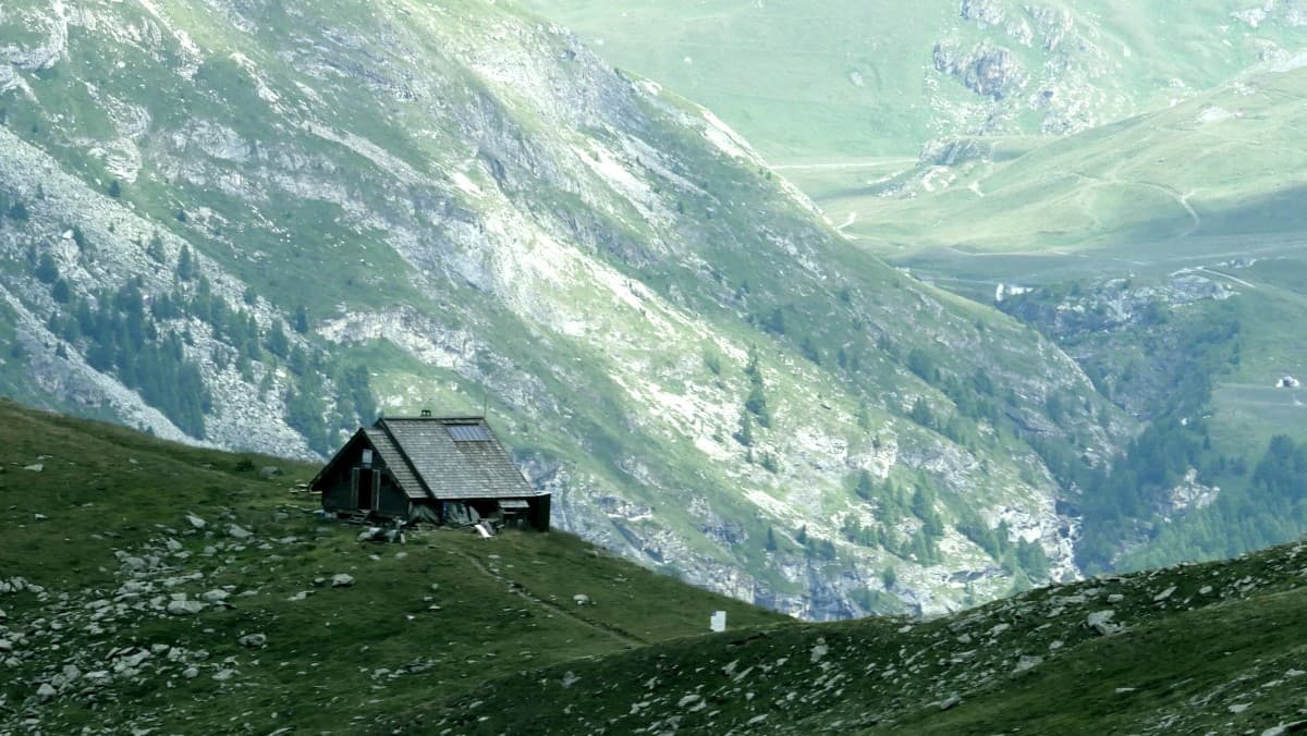 Refuge de Turia (via Wikimedia Commons, CC BY-SA 4.0)