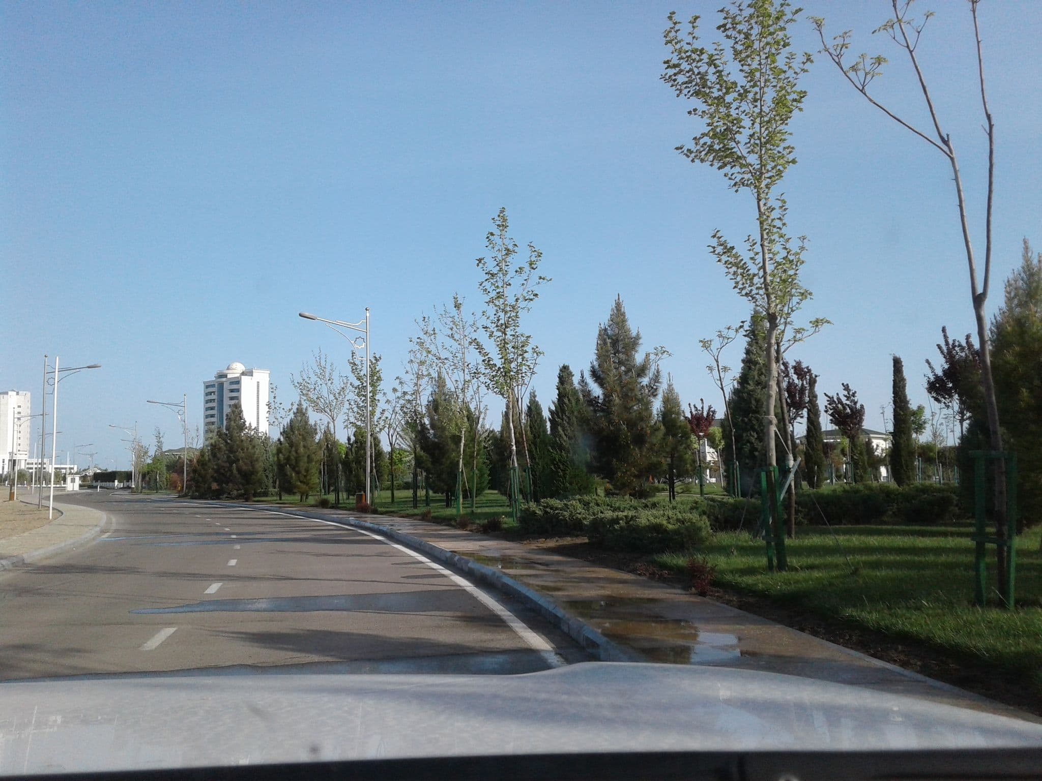 Street view near Nebitci, Türkmenbaşy — © apmwa (CC BY-SA · Mapillary)