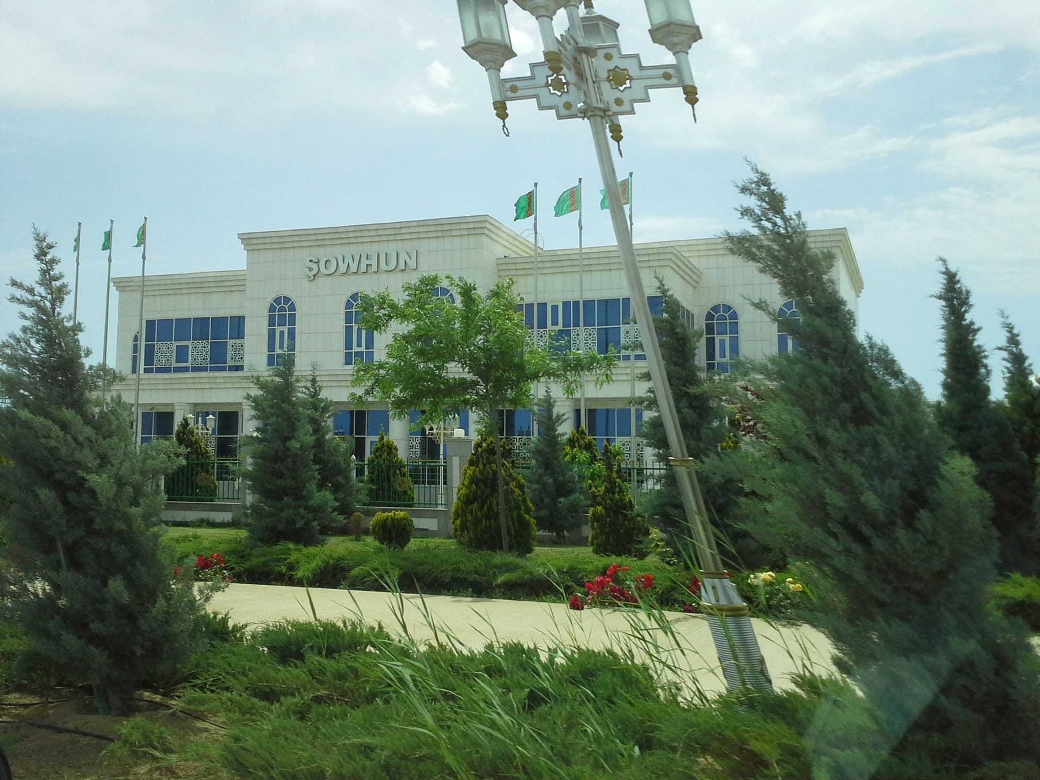 Street view near Showhun, Türkmenbaşy — © apmwa (CC BY-SA · Mapillary)