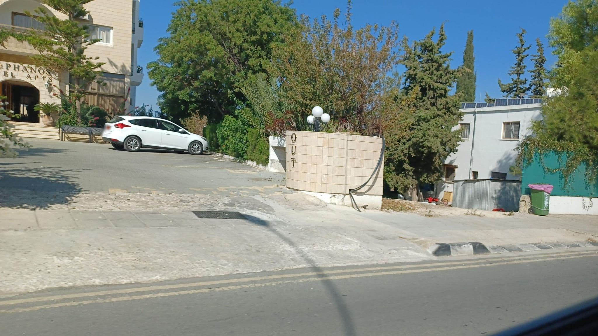 Street view near Stephanos Hotel Polis, Pólis — © noa1 (CC BY-SA · Mapillary)