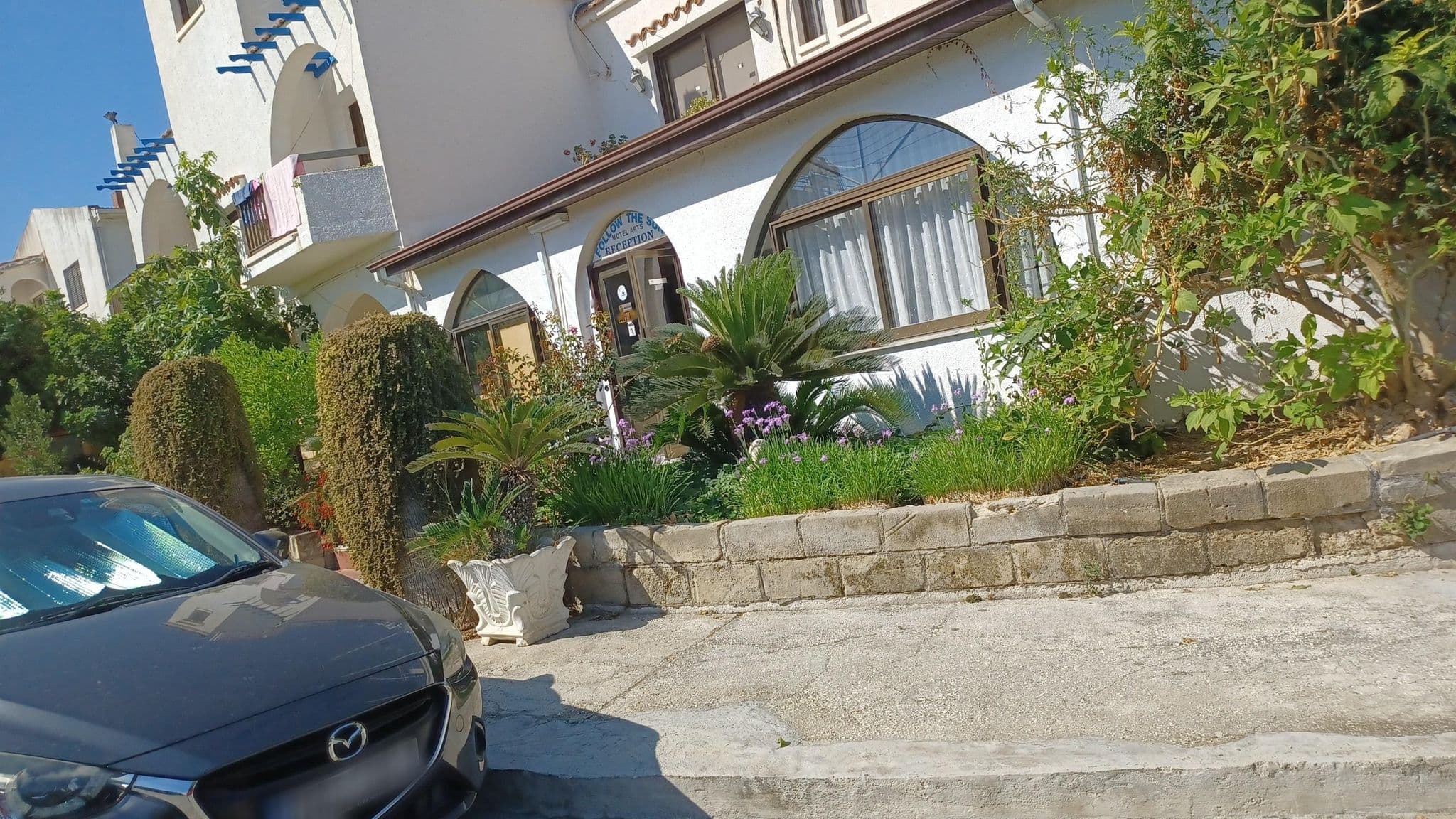 Street view near Sun Hotel, Pólis — © noa1 (CC BY-SA · Mapillary)