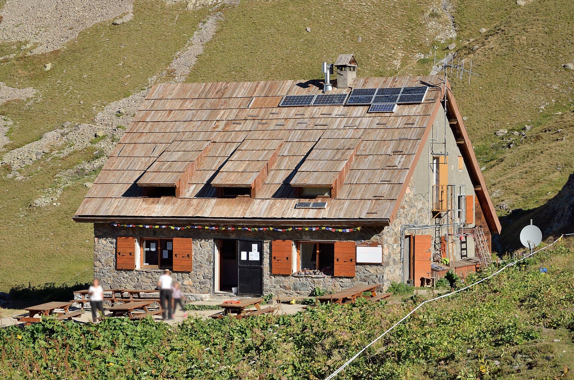 Refuge des Lacs de Vens (via Wikimedia Commons, CC BY-SA 4.0)