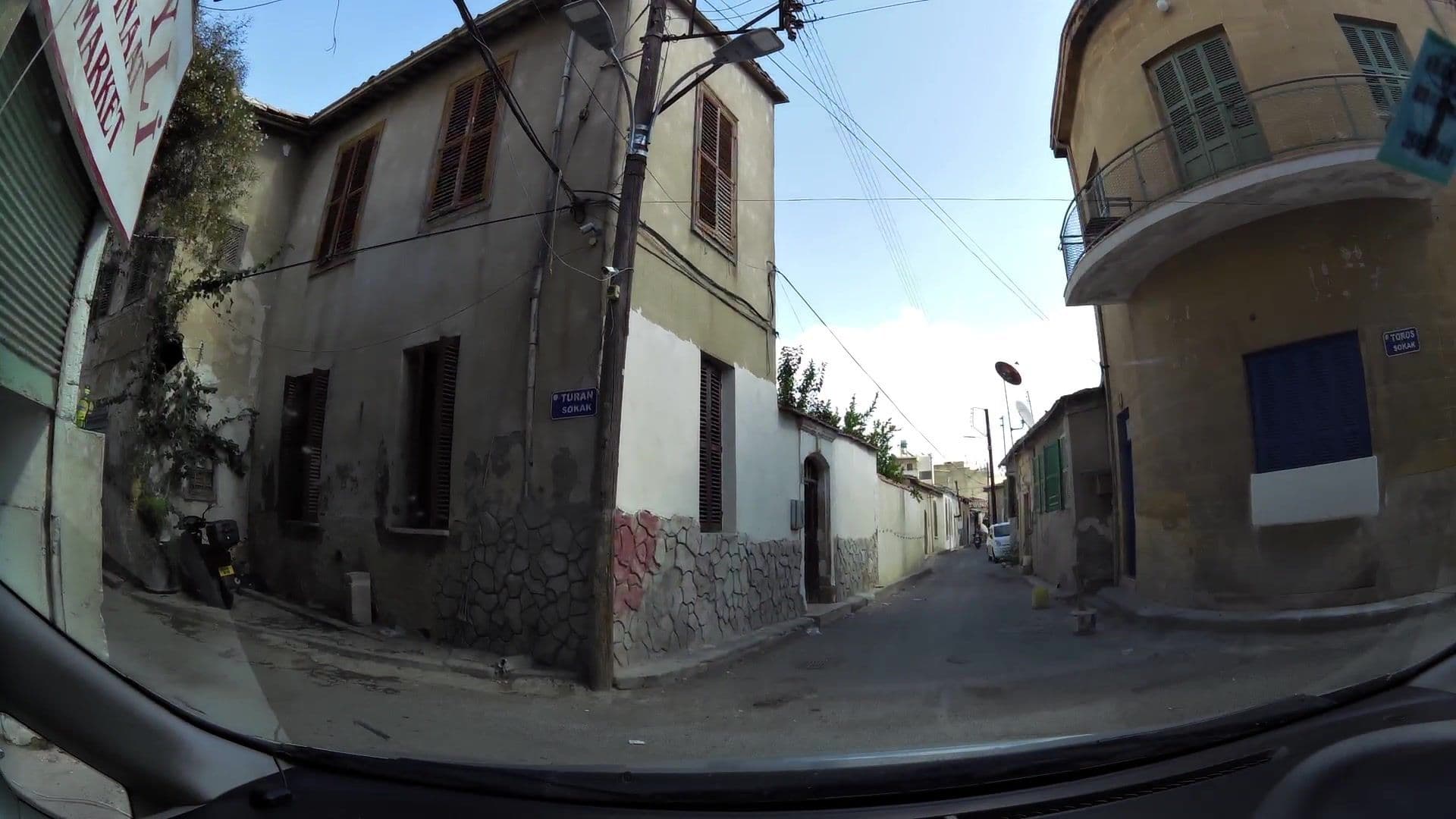 Street view near Pedieos Guest House, Nicosia — © kaartcam (CC BY-SA · Mapillary)