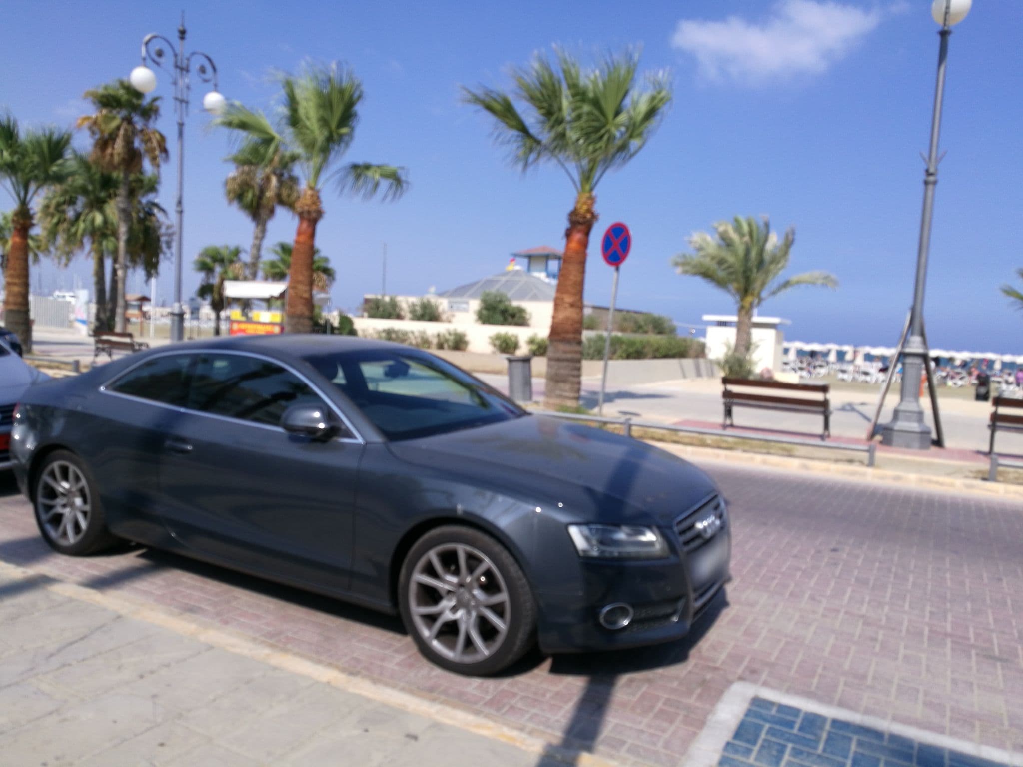 Street view near Di Santo Hotel, Larnaca — © rsandu (CC BY-SA · Mapillary)