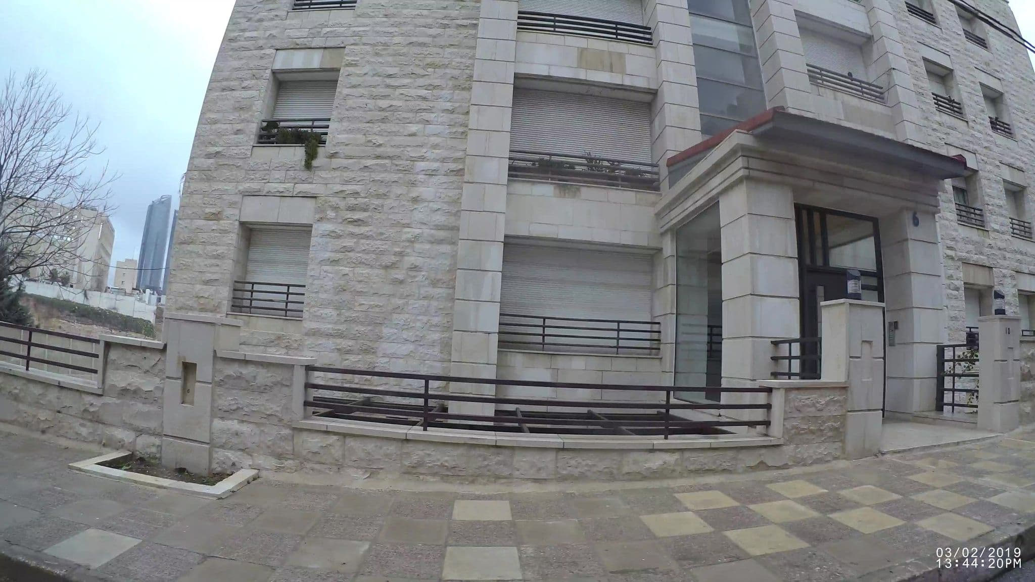 Street view near Swimming Pool, Amman — © kaart_1 (CC BY-SA · Mapillary)