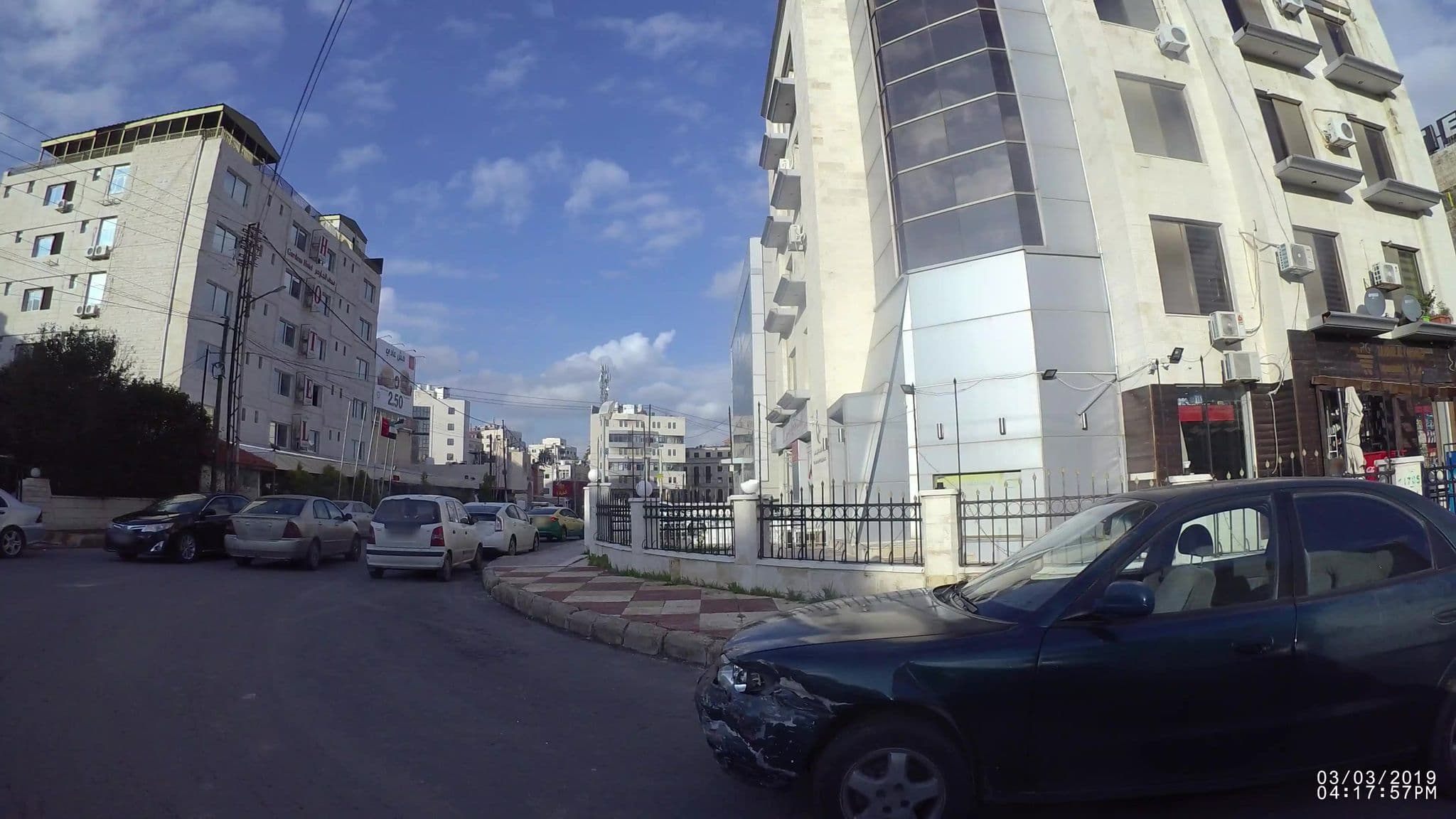 Street view near فندق الجارنز في عمان الأردن, Al Jubayhah — © kaart_1 (CC BY-SA · Mapillary)