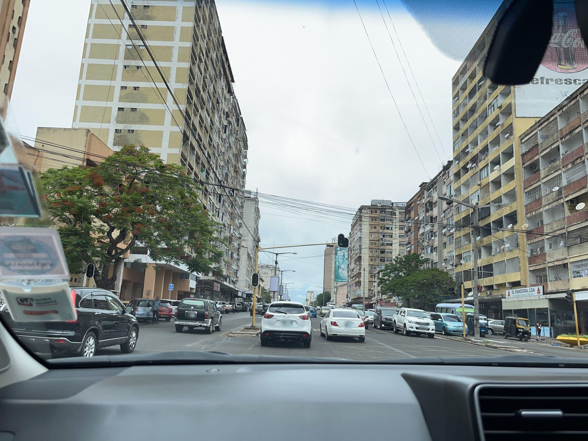 Street view near Hoyo Hoyo, Maputo — © naalb (CC BY-SA · Mapillary)