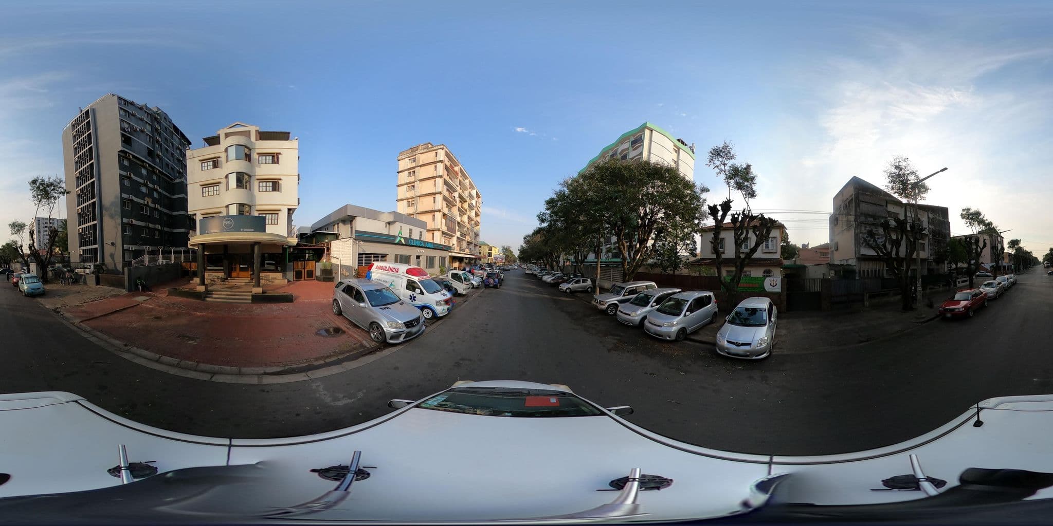 Street view near Hotel Atlantis 2, Maputo — © OMTMOZ (CC BY-SA · Mapillary)