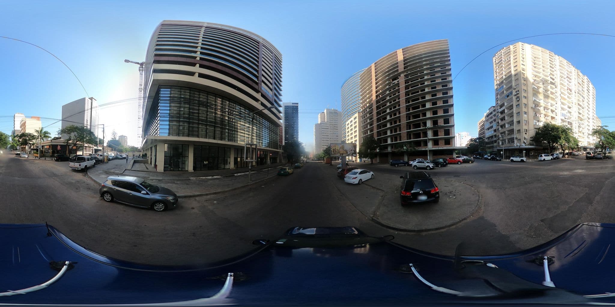 Street view near Polana Plaza Hotel, Maputo — © OMTMOZ (CC BY-SA · Mapillary)