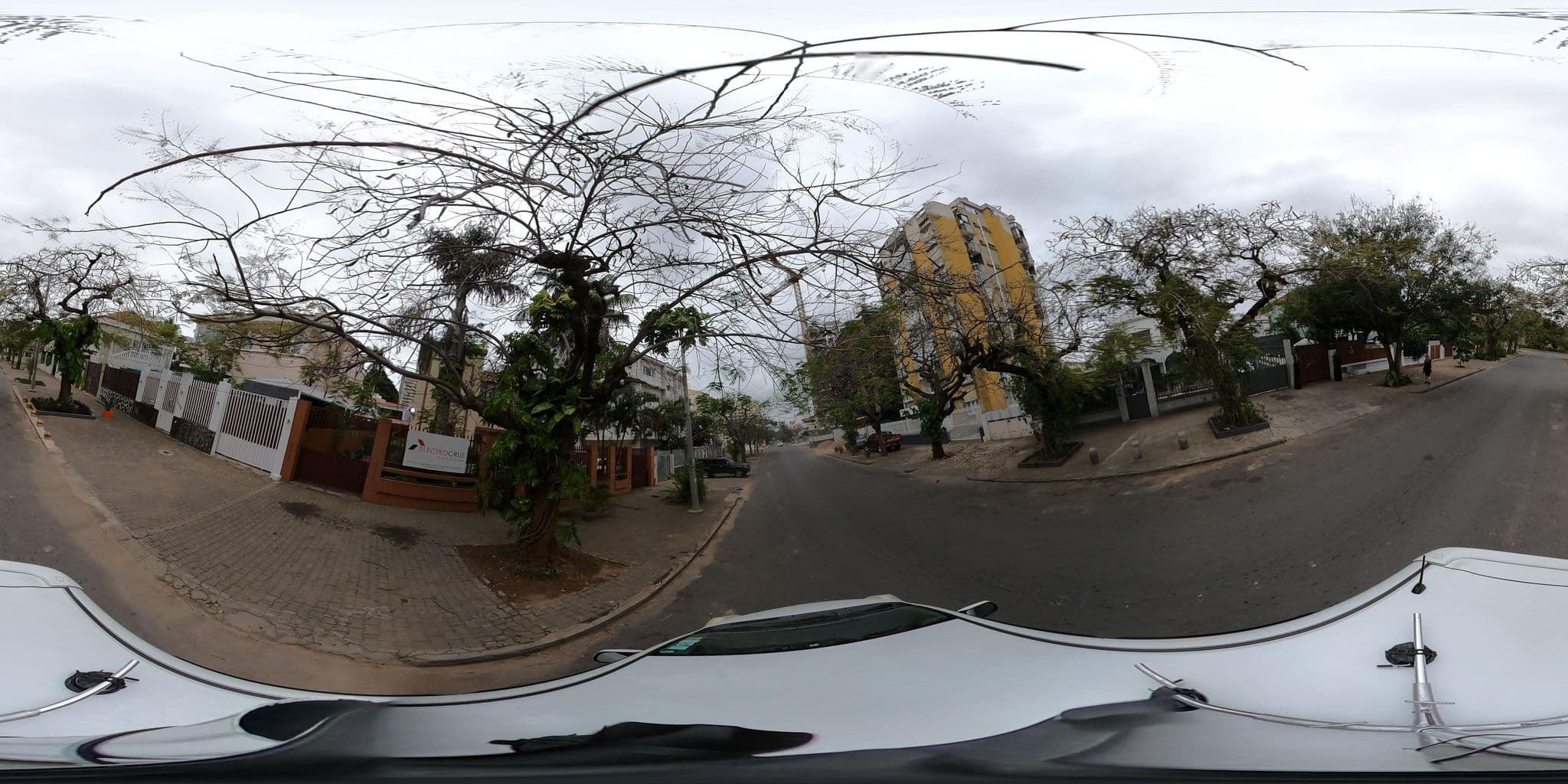 Street view near Acácia Inn Guesthouse, Maputo — © OMTMOZ (CC BY-SA · Mapillary)