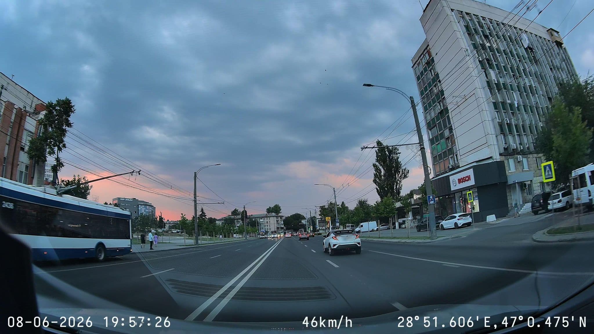 Street view near Apartment Lux, Chisinau — © edjone (CC BY-SA · Mapillary)