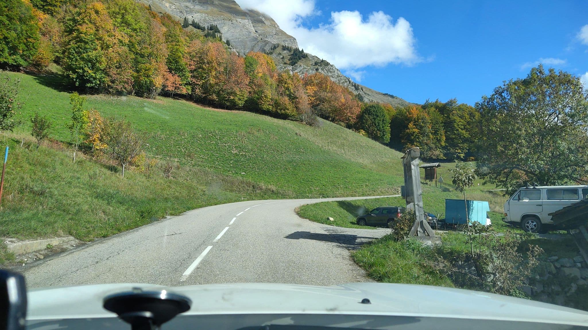 Street view near Le Biollay d'en Haut, La Clusaz — © MatthieuF4FNE (CC BY-SA · Mapillary)