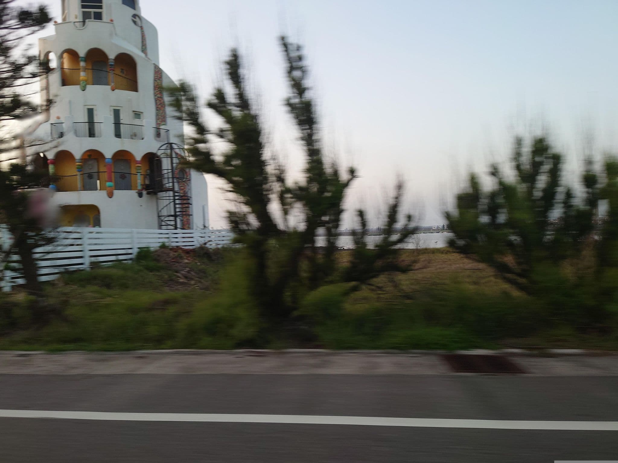 Street view near 人魚之丘, Magong — © alllenwang (CC BY-SA · Mapillary)