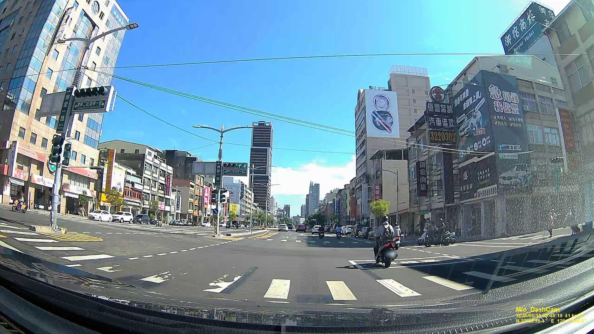 Street view near 漢林大旅社, Kaohsiung — © hcyen (CC BY-SA · Mapillary)