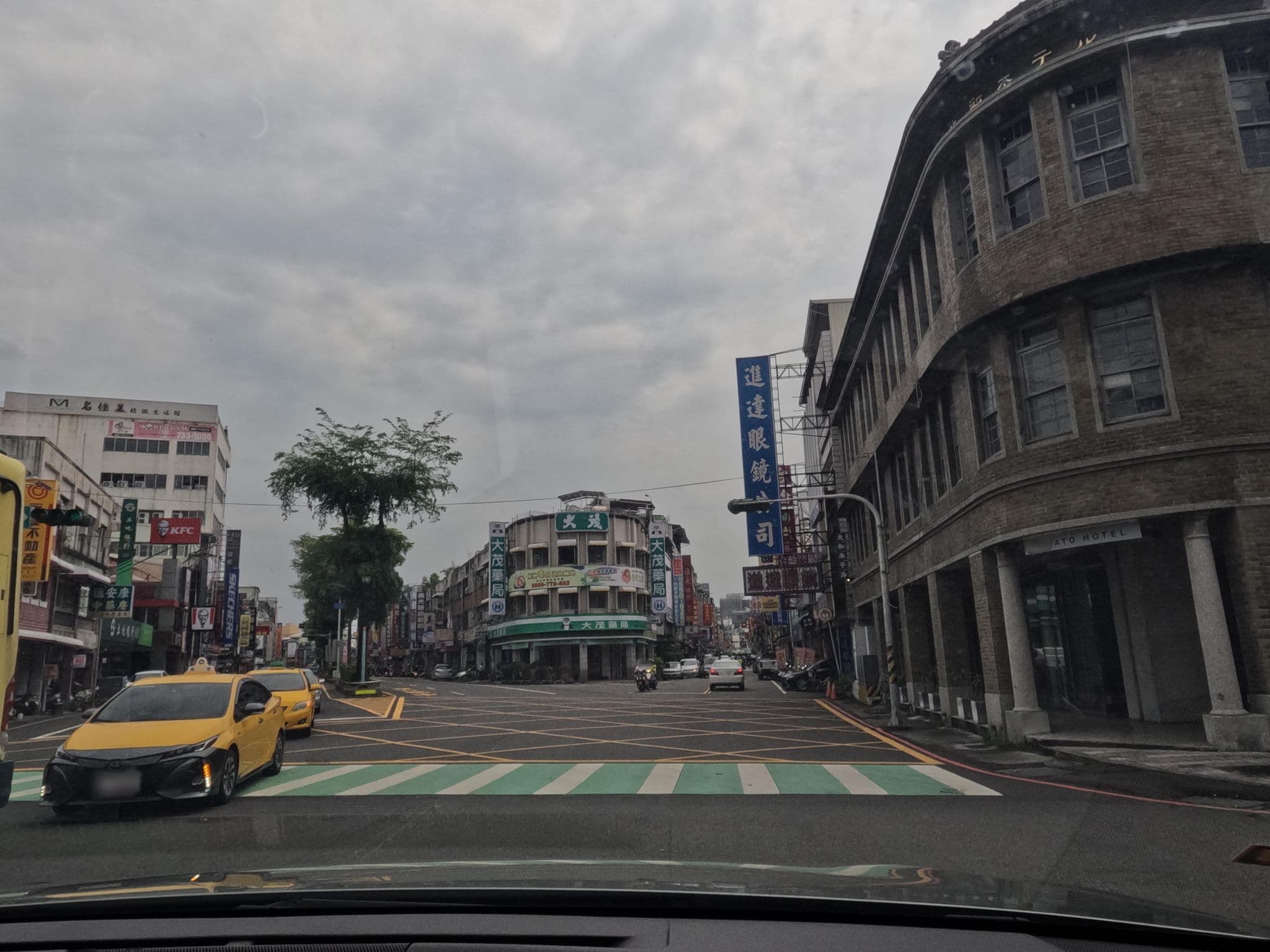 Street view near 台輪大旅社, Fengshan — © littlebtc (CC BY-SA · Mapillary)