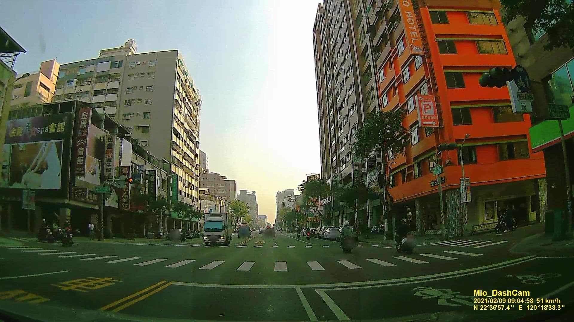 Street view near 三多商務旅店, Kaohsiung — © littlebtc (CC BY-SA · Mapillary)