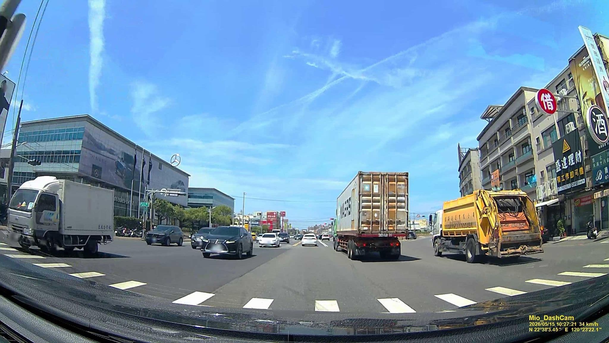 Street view near 親親旅社, Fengshan — © hcyen (CC BY-SA · Mapillary)