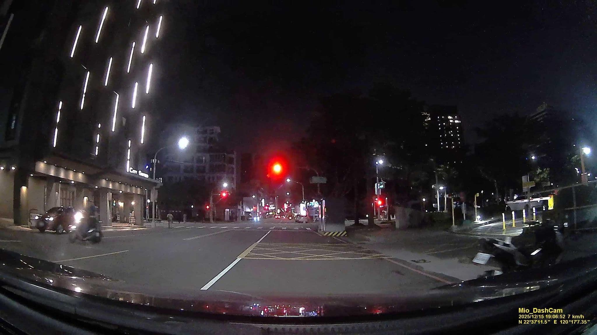 Street view near City Suites (Kaohsiung Pier 2), Kaohsiung — © hcyen (CC BY-SA · Mapillary)