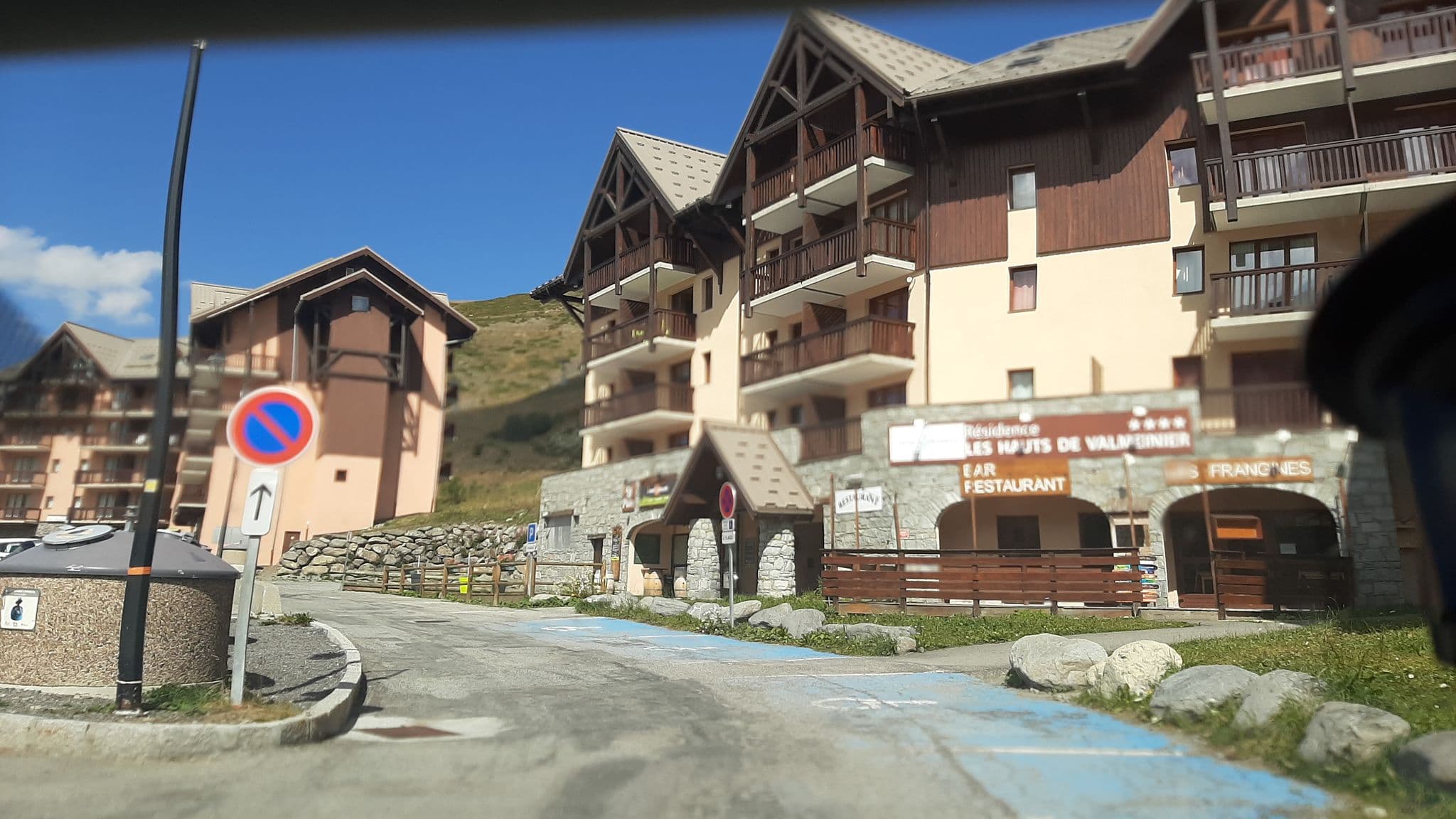 Street view near Les Hauts de Valmeinier II, Valloire — © alexmodesto73 (CC BY-SA · Mapillary)